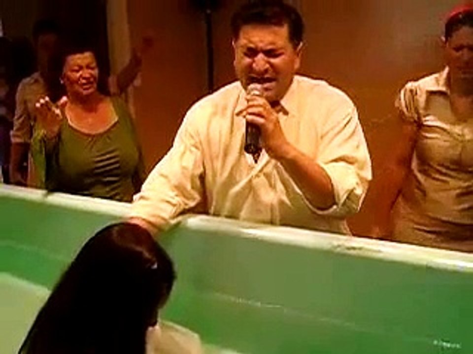 botez in numele lui..."Isus"...un alt Iisus,alta Evanghelie