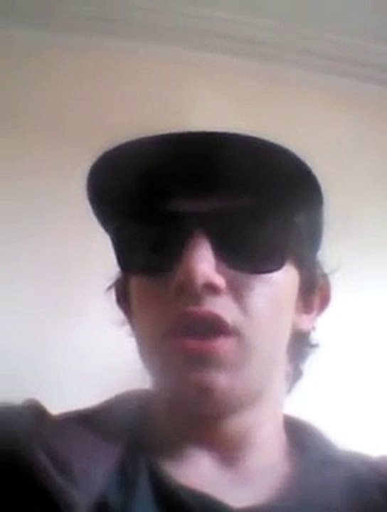 Larry the rapper rapping about love and sad 3 rap