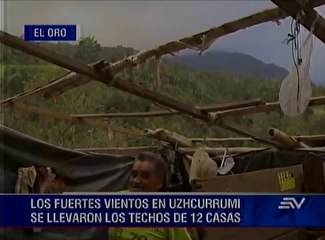 Fuertes vientos en El Oro levantaron techos y derribaron árboles