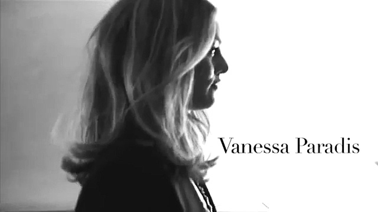 Vanessa Paradis ITV Exposition @"The Little Black Jacket "Chanel - Milan-Vogue Italie (Avril 2013)