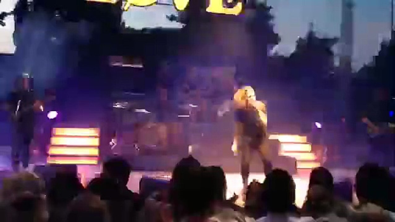 Vaison-la-Romaine : Julien Doré enflamme le théâtre antique