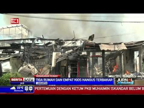 Api Melalap 3 Rumah dan 4 Kios di Cilandak