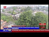 Petugas Relokasi Warga Kampung Pulo