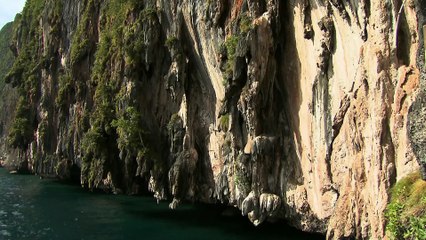 The best cliff divers in the world compete in Thailand