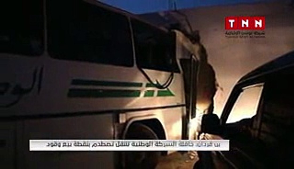 عاجل بالفيديو :o: سائق حافلة الشركة الوطنية للنقل يصطدم بنقطة بيع وقود بعد ما فر خشية دخوله فالمواطنين