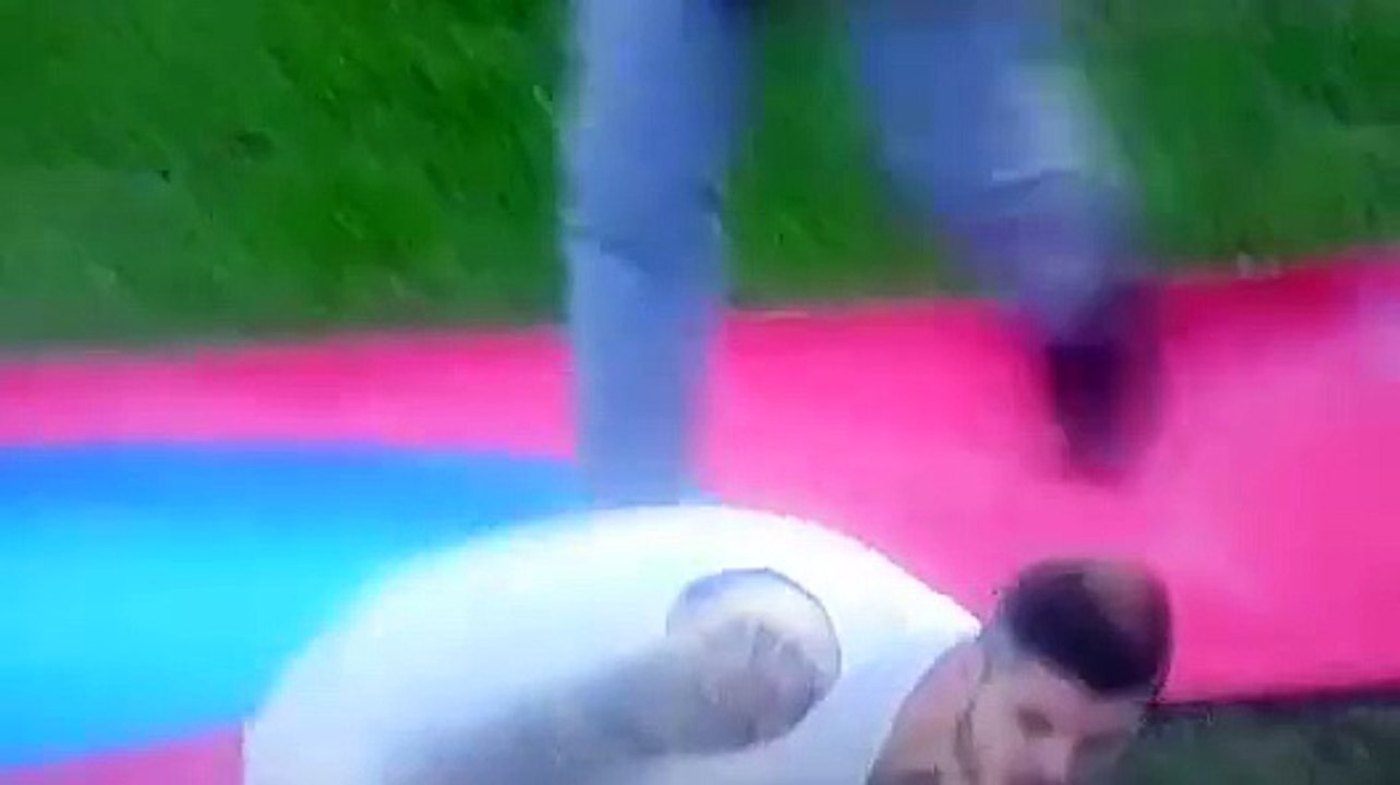 Mauro Icardi va Fredy Guari noi dien voi cdv Inter vi bi chui boi