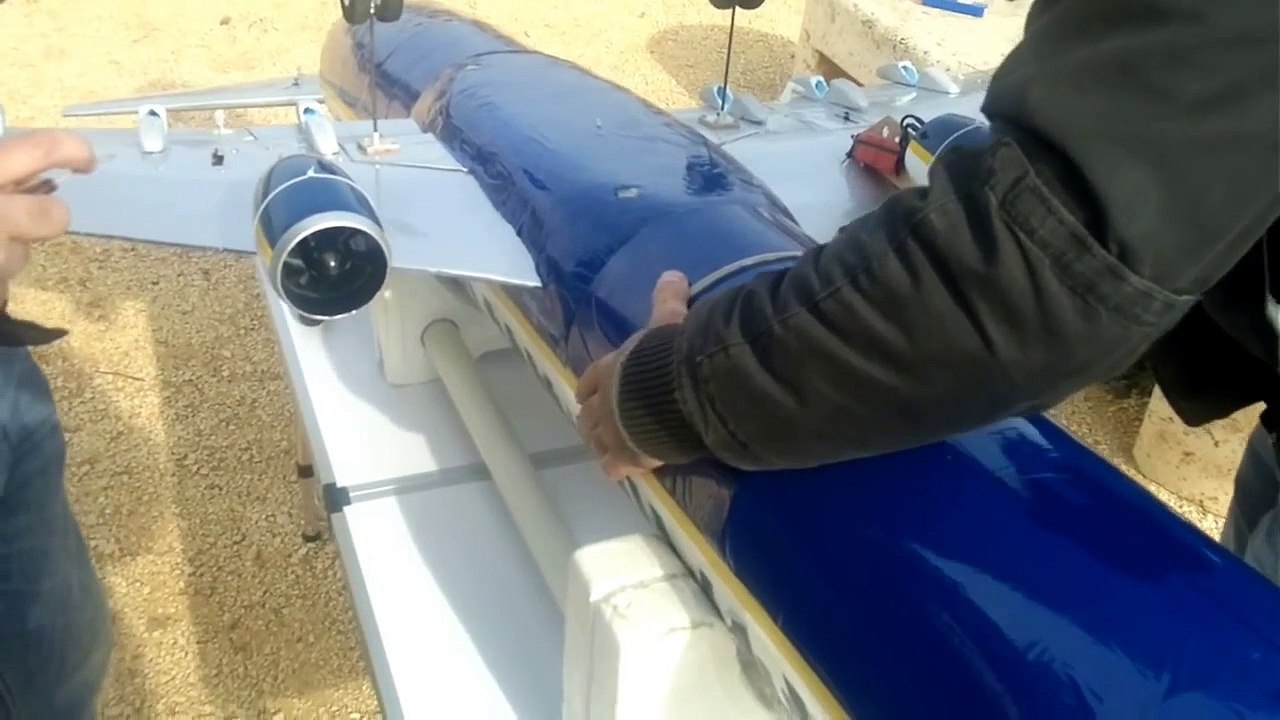 RC Ryanair Boeing 737-800 Scratch Built Maiden Flight