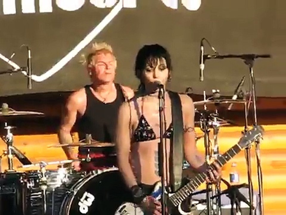 Joan Jett and the Blackhearts 7-26-07 Paso Robles