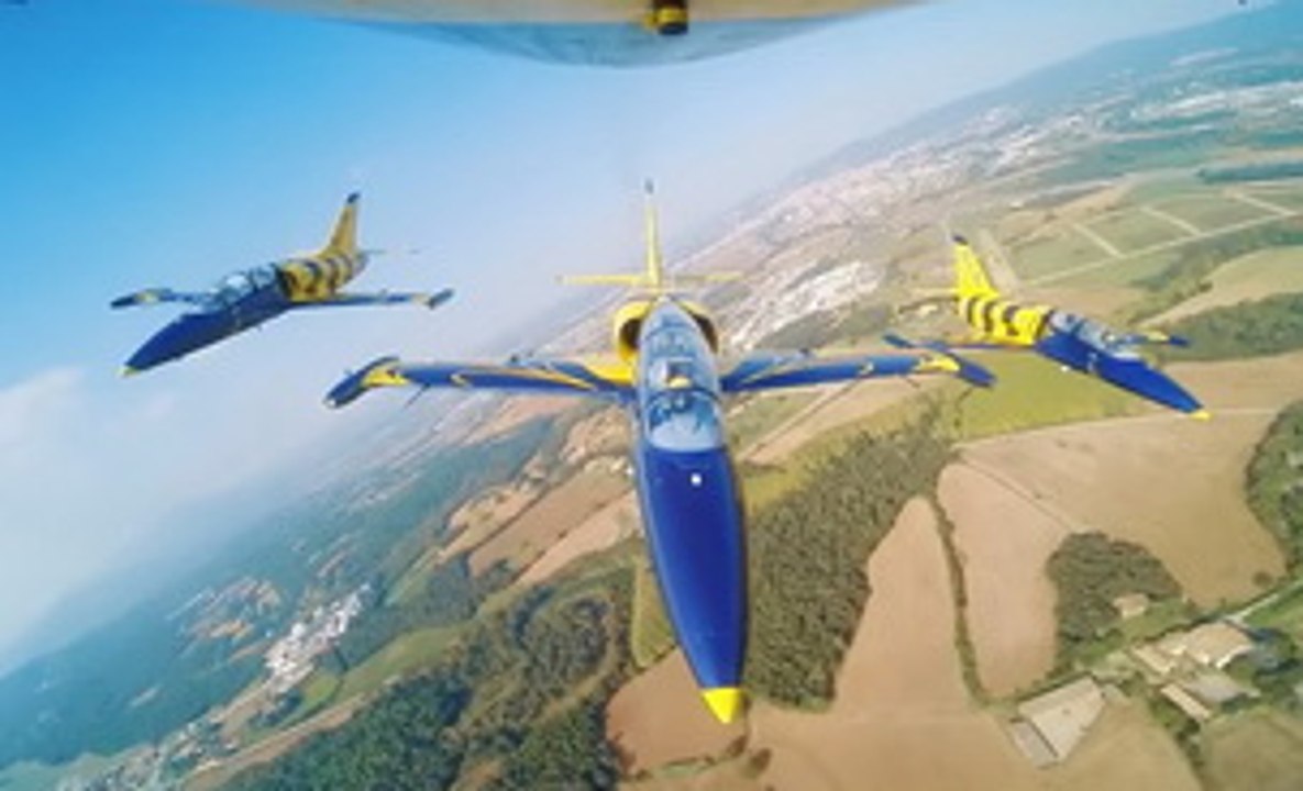 [軍事紀錄-空中軍武]Show in the sky ! 第十四彈 拉脫維亞(Baltic Bees Jet Team)波羅的海蜜蜂飛行表演隊 Maroon 5 - Sugar MV