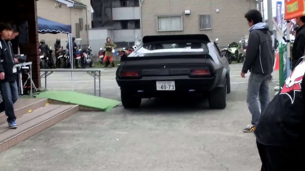 MAD MAX   V8 INTERCEPTOR