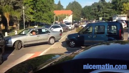 Blocus: les taxis de Cannes partent vers Nice