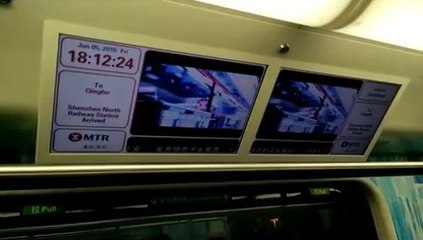 Application of split-screen advertising Player play in Shenzhen Metro (www.commercial-display-manufacturer.com)