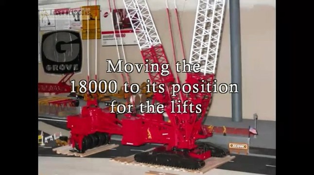 Manitowoc 18000 crawler crane moving in position