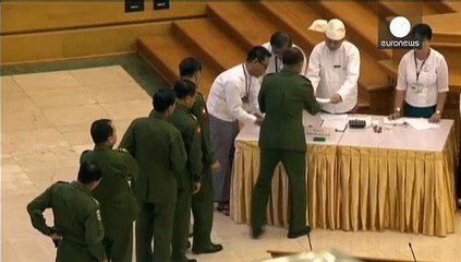 М'янма: армія зберегла право вето ключових рішень