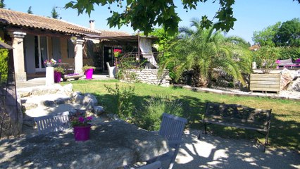 SAINT-MARTIN-DE-CRAU VENTE VILLA - 210 m² sur terrain de 1700 m² avec Piscine