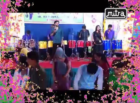 Gujarati Garba - Sadhi Ma Rahi Jao Ne Aaj Ni Rat - Garba Dance - Gaman Santhal - Darshna Vyas