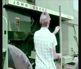 John Deere 952 combine