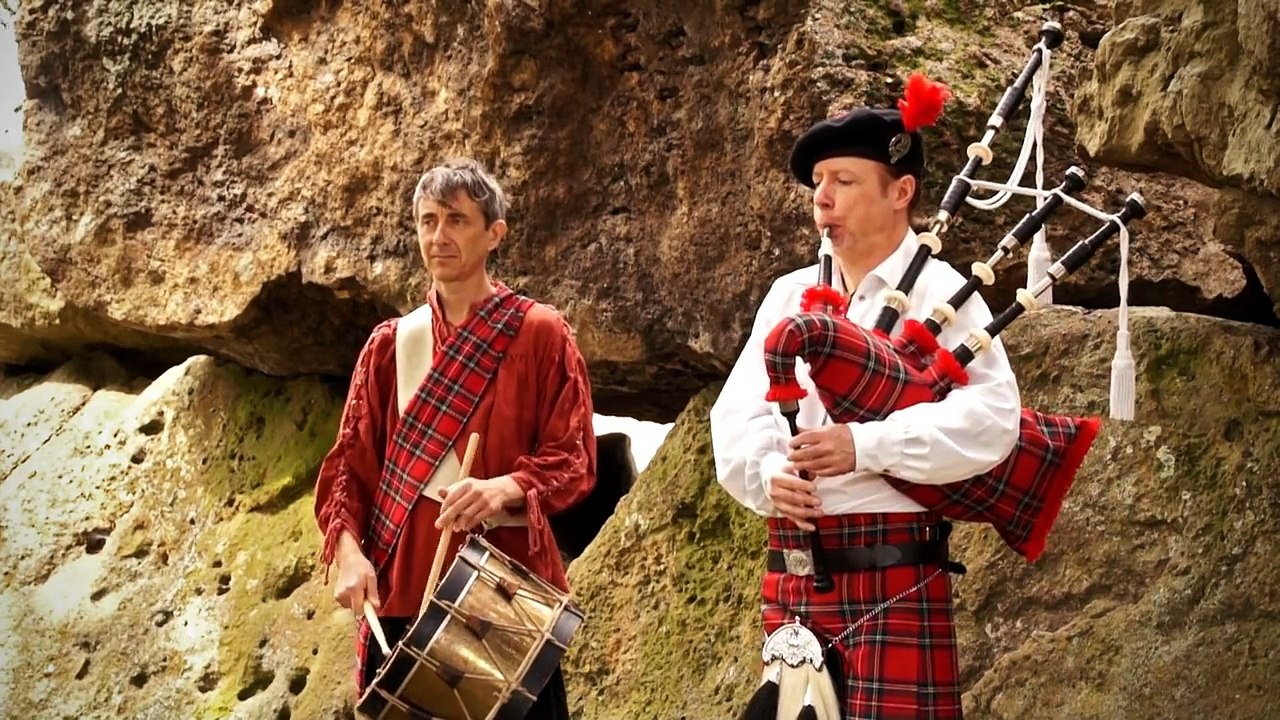 Bagpipes and drums " Amazing Grace " & " Highland Cathedral " by Mac Lewis Duo
