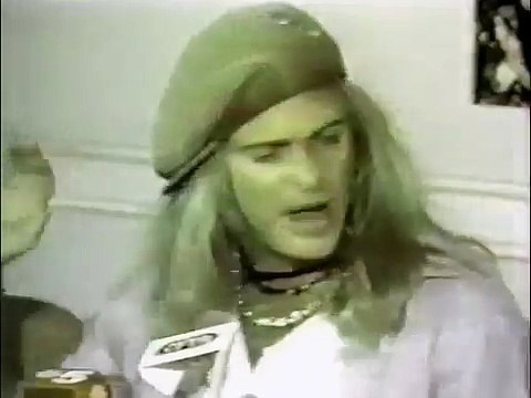 David Lee Roth pissed off at Van Halen (1986)