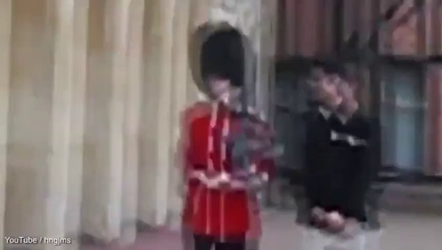 Queen Guard yelling at Invasive Tourist is Hilarious!! With real guns...