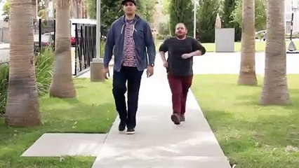 یہ وڈیو چھوٹے قد کے لوگوں کے مسائل کو بالکل صحیح بیان کرتی ہے - Video Dailymotion