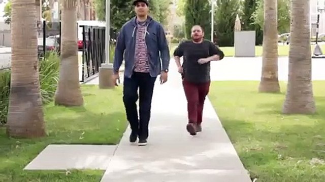 یہ وڈیو چھوٹے قد کے لوگوں کے مسائل کو بالکل صحیح بیان کرتی ہے - Video Dailymotion