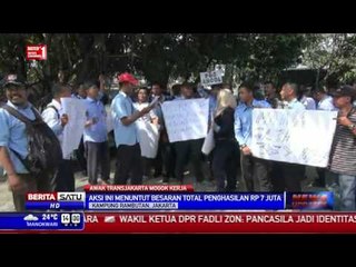 Puluhan Awak Transjakarta Mogok Kerja