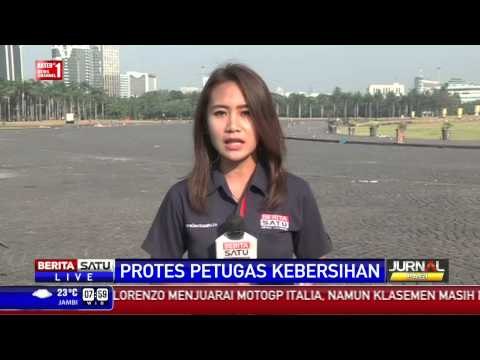 Petugas Kebersihan Monas Tuntut Pembayaran Gaji