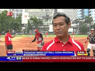 Latihan Tim Softball Jelang SEA Games