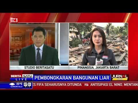 114 Bangunan Liar di Bantaran Kali Ciliwung Dibongkar