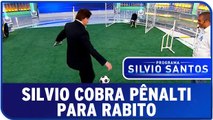 Rabito pega pênalti cobrado por Silvio Santos