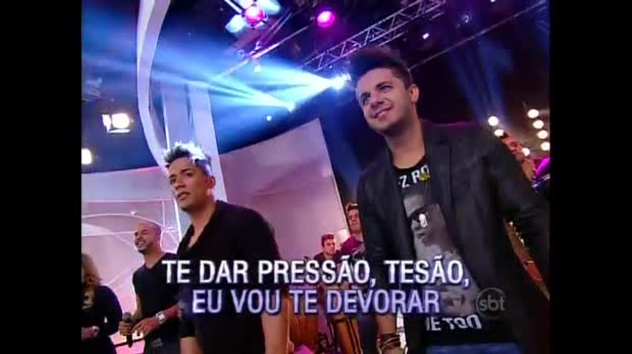 Alessandro e Adriano se apresentam com "Dig Dim"