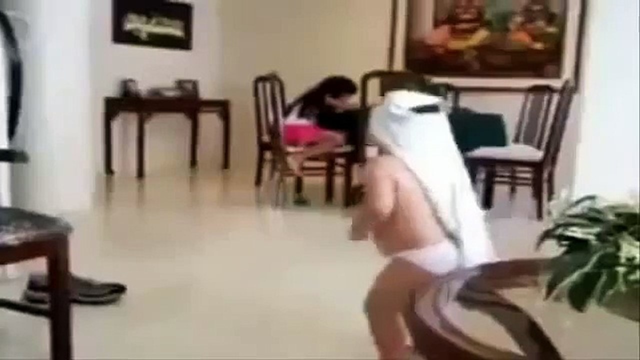 Những điệu nhảy hài hước của trẻ em trên thế giới - clip hai