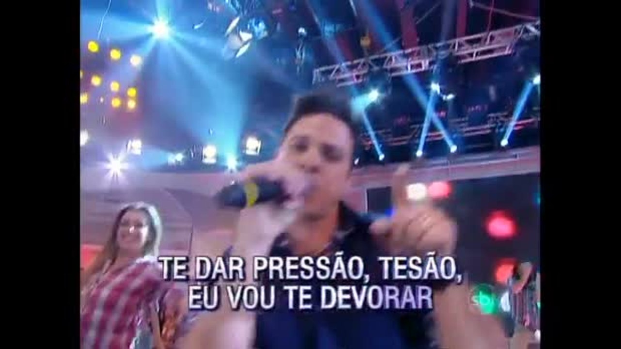 Alessandro e Adriano cantam "Dig Dim"