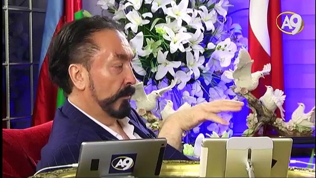 Mehdiyet bir kader planı içinde akıyor Zaman zaman hızlanır, zaman zaman yavaş bir ilerleme olur.