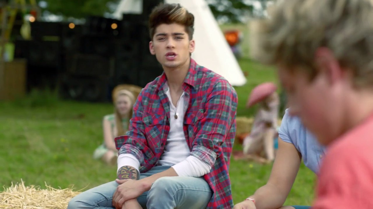 One Direction Live While We Re Young Video Dailymotion
