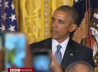 Obama responde con humor al abucheo de una activista transexual