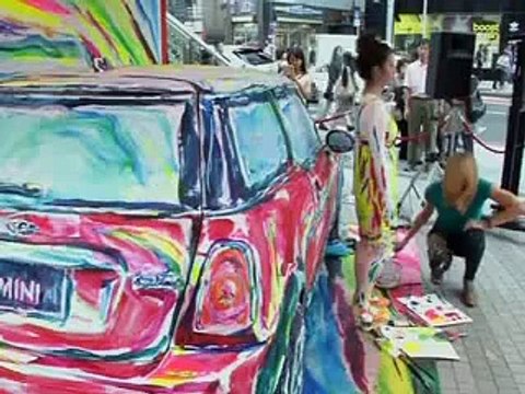 Japan: American artist Alexa Meade transforms human models into 2D works of art
