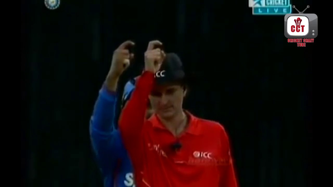 Suresh Raina copy Billy Bowden