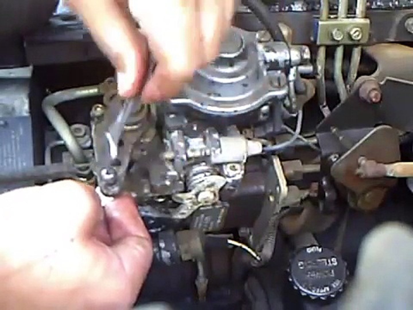 How To Adjust Throttle Linkage Rod For Full Throttle Travel On Your 93 Dodge Cummins Ve Pump Video Dailymotion