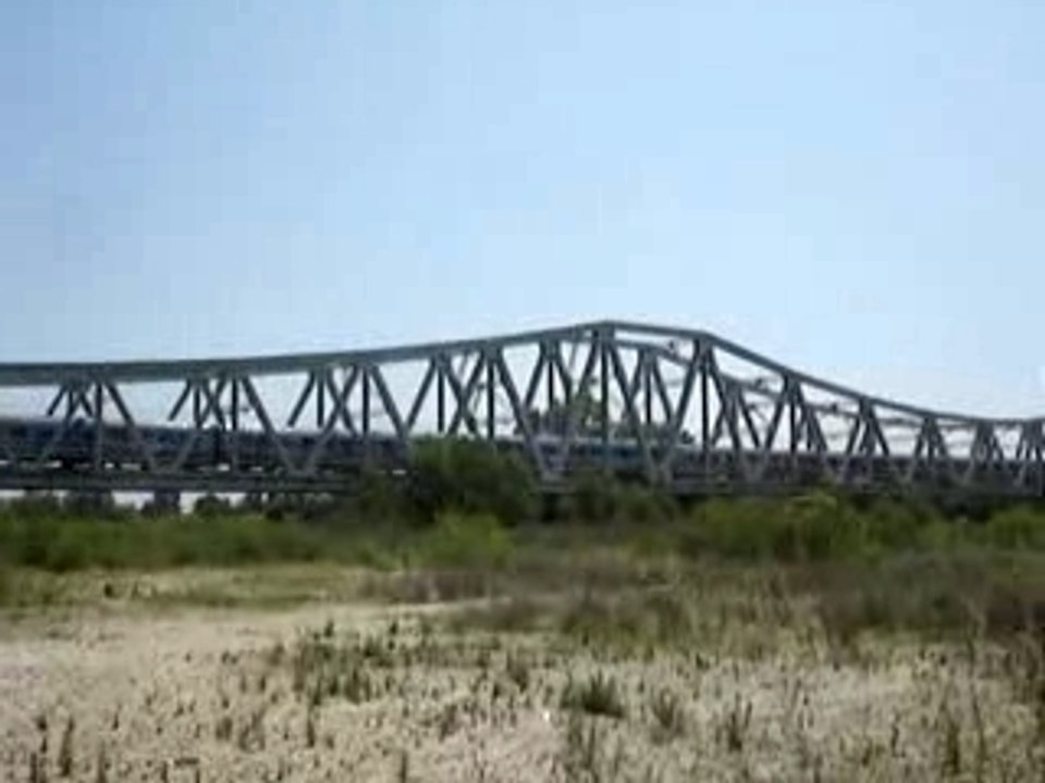 Croisement corail TEOZ viaduc de Moissac