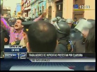 Trabajadores de imprentas del Cercado protestan por desalojo