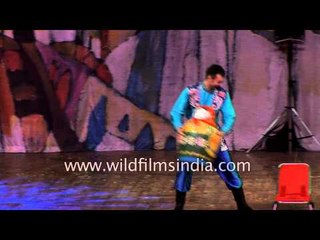 Russian entertains India with Juggling acts