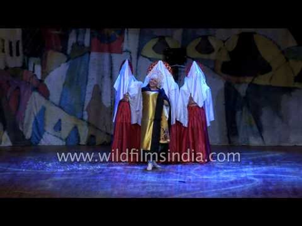 Russians put up a magic show - Quick costume change