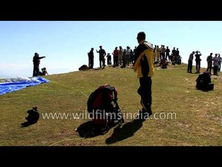 Go for paragliding in Himachal Pradesh, India