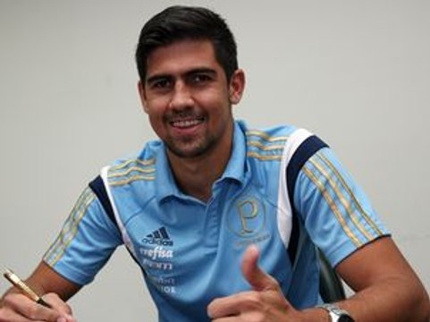 Leandro Almeida assina com o Palmeiras e manda recado para a torcida