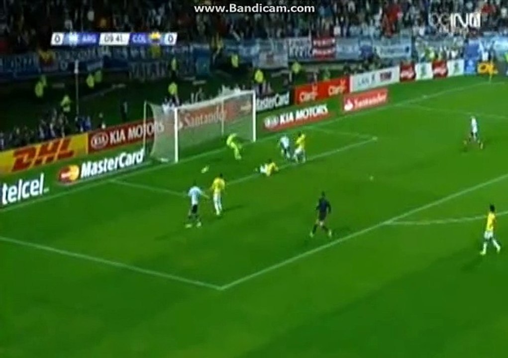 Lionel Messi amazing dribble Argentina - Columbia 27/06/2015