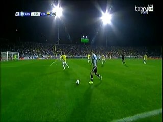 دي ماريا يتلاعب بمهاره خاميس رودريغيز