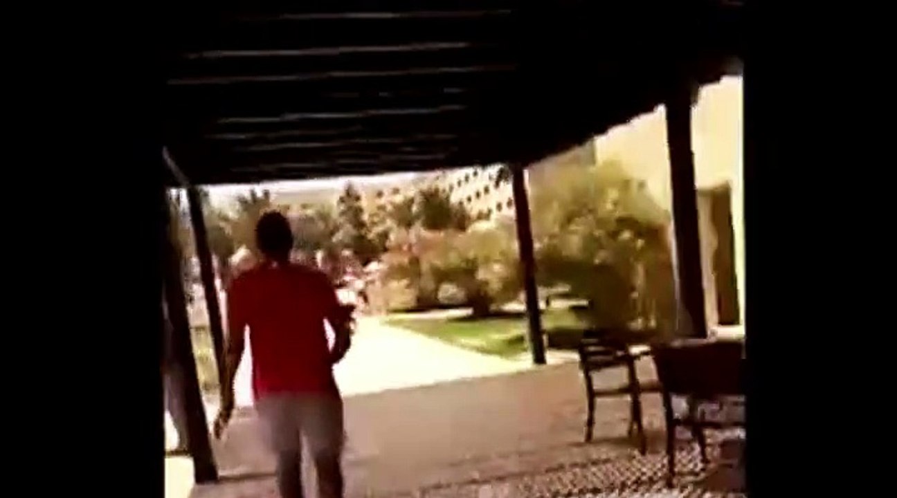 Attaque terroriste de Sousse en Tunisie لحظة مقتل إرهابي سوسة بتونس