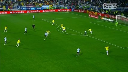 Éver Banega longshot hits the crossbar | Argentina v. Colombia 26.06.2015